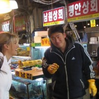 Click through the image (or click here) to find the video of our afternoon at the Noryangjin fish market… “in the morning, laughing happy fish heads in the evening, floating in your soup!”